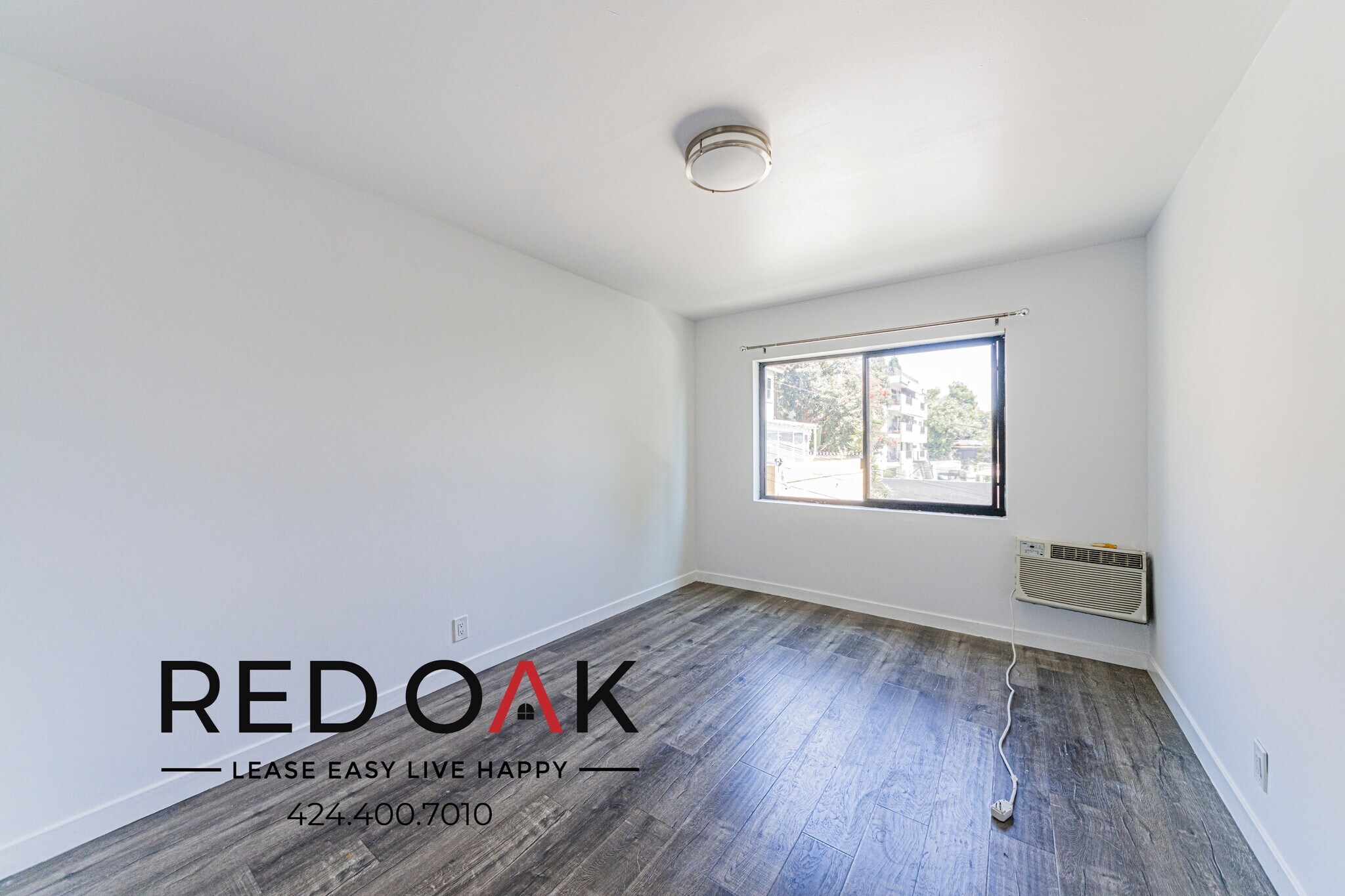 Building Photo - 8770 Shoreham Dr