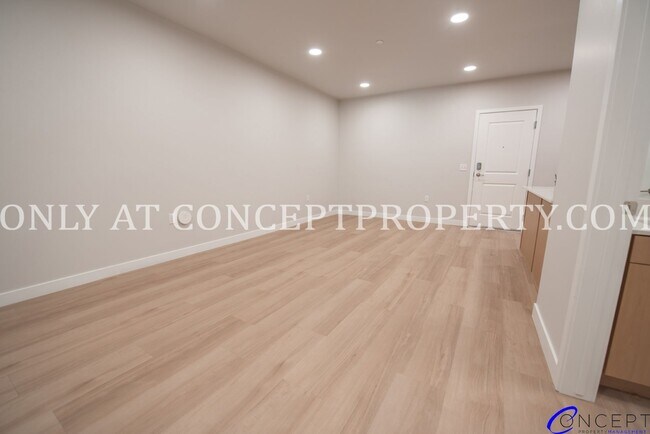 Building Photo - Experience Refined Mountain Living in a Modern 2-Bed, 2-Bath Apartment at Studio Crossing!