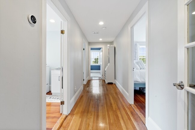 Building Photo - 205 Sohier St