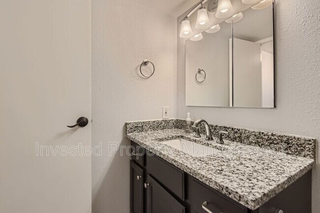 Building Photo - 7256 S Xenia Cir