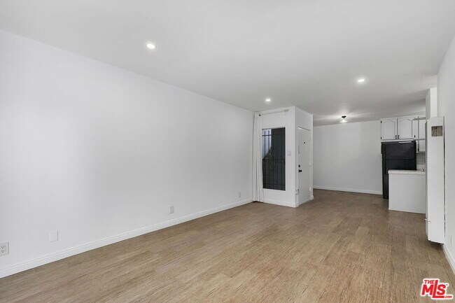 Building Photo - 4431 Don Ricardo Dr