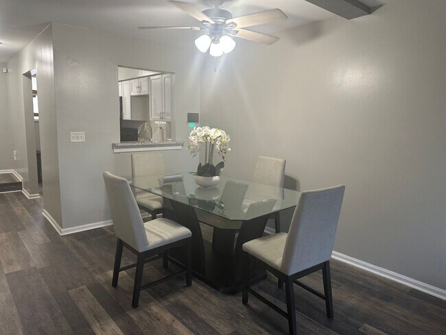 Building Photo - FURNISHED Cotton Hope 2nd floor villa.