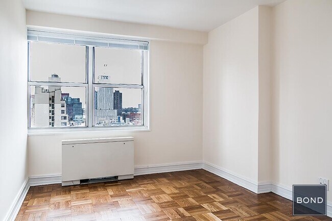 Building Photo - 888 Eighth Avenue