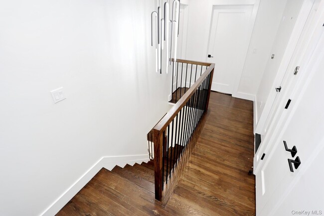 Building Photo - 10 Millbury St