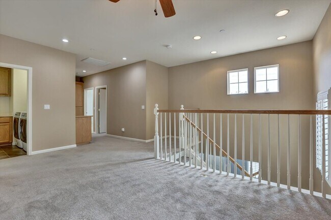 Building Photo - 683 Courtyards Loop