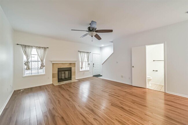 Primary Photo - 9850 Pagewood Ln