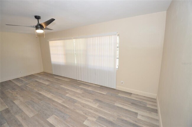 Building Photo - 1341 Ave S NW