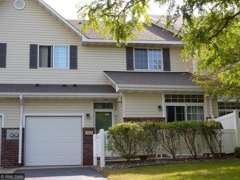 Building Photo - 3625 Vermilion Court North