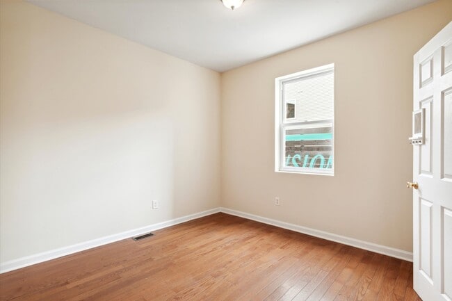 Building Photo - 1519 N 16th St