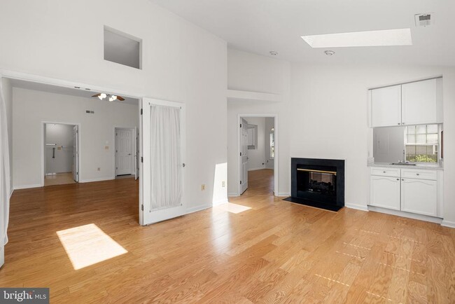 Building Photo - 11318 Savannah Dr