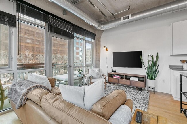 Building Photo - 748 N 3rd St