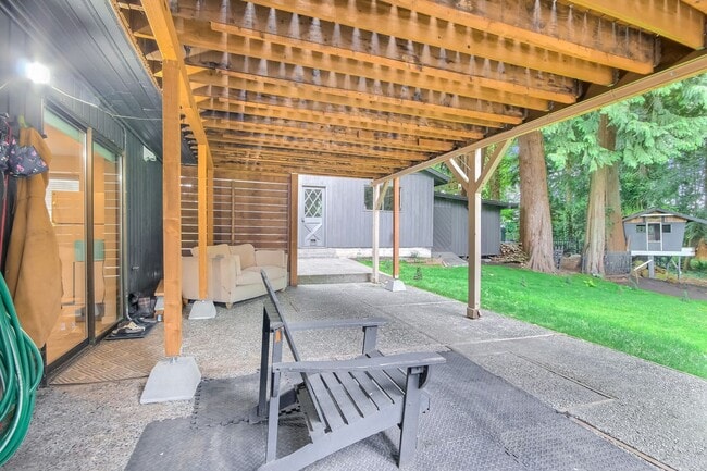 Building Photo - Stunning Home in Lake Stevens