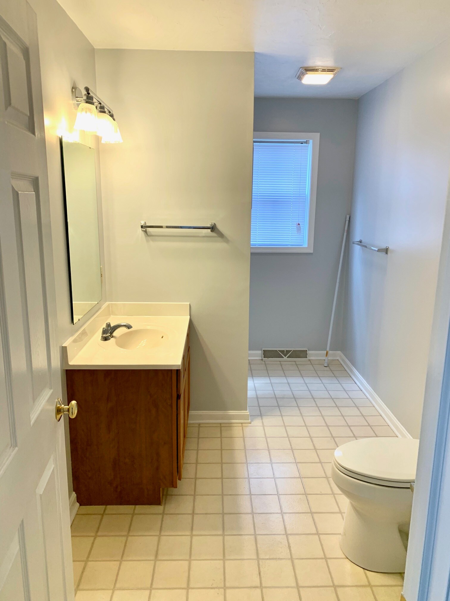 Building Photo - 626 Eichelberger St