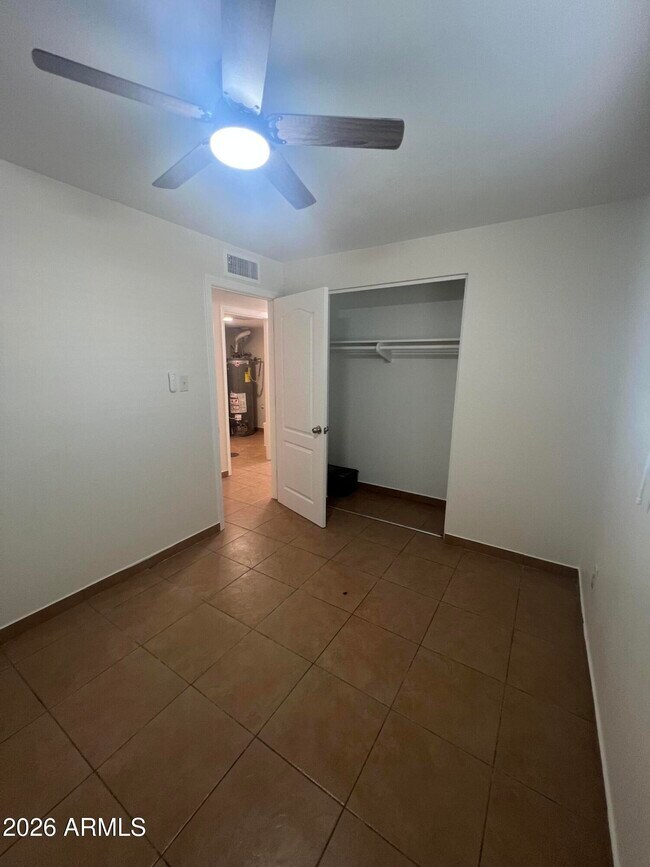 Building Photo - 4525 E Alta Vista Rd