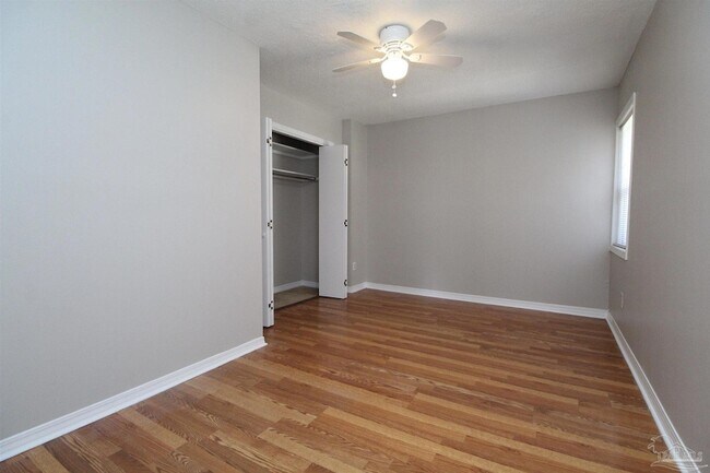 Building Photo - 4630 Bellview Ave