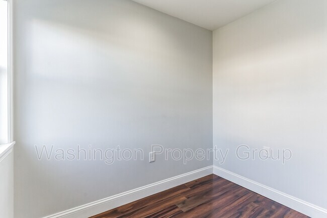 Building Photo - 2511 W St SE