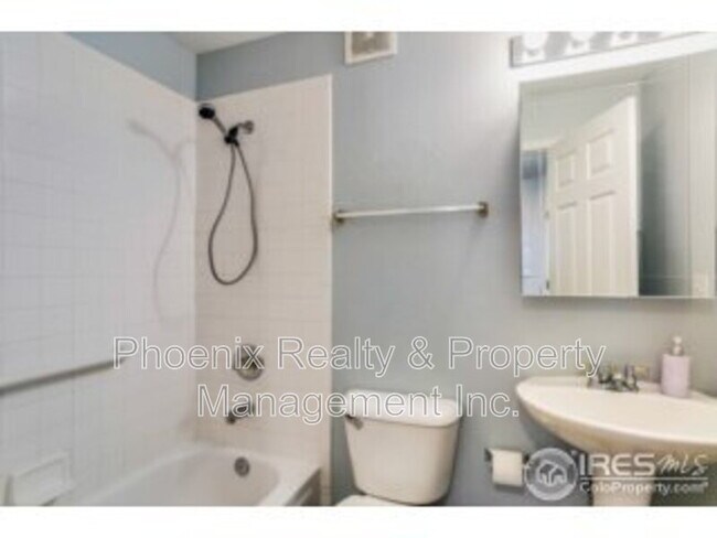 Building Photo - 1703 Whitehall Dr
