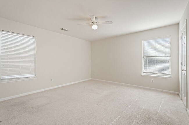 Building Photo - 29650 Legends Green Dr