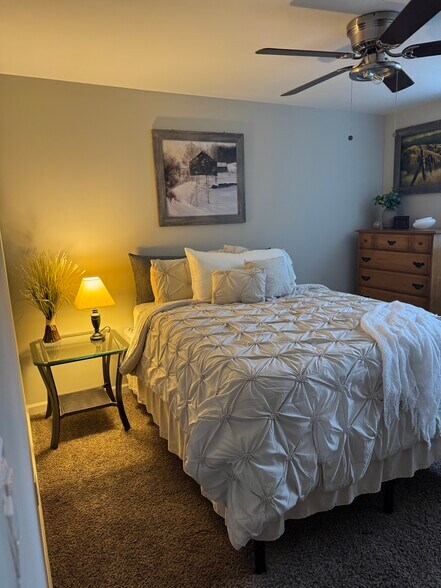 Building Photo - 2312 Azalea Dr