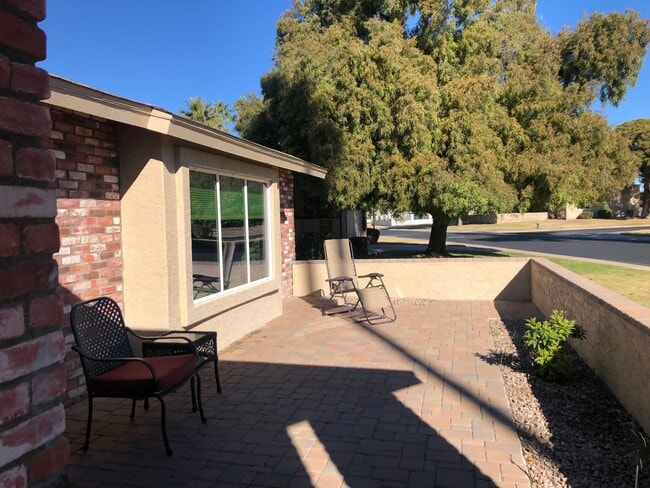 Building Photo - Welcome to this charming 2-bedroom, 2-bathroom house located in Leisure World a 45+ Active Adult ...