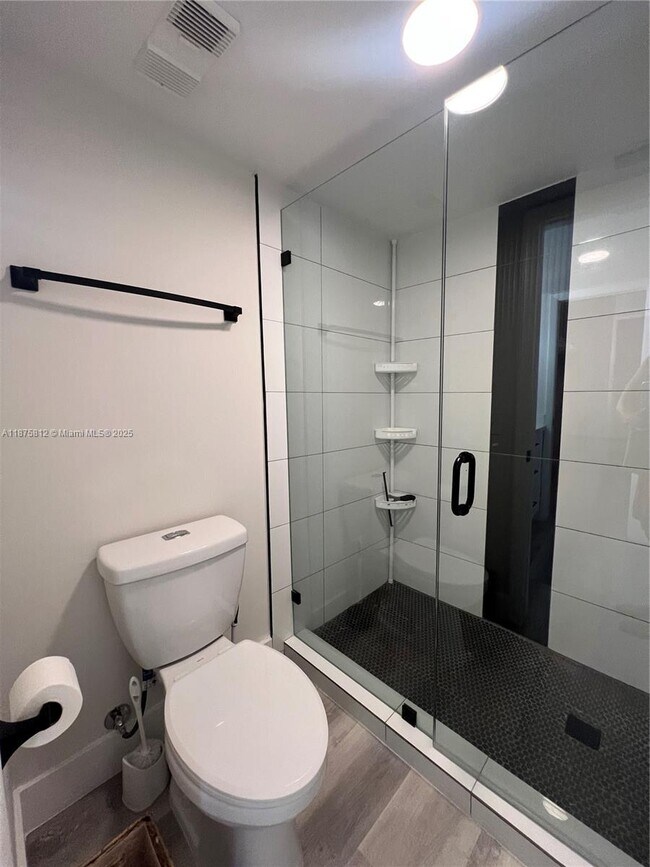 Building Photo - 4950 E Sabal Palm Blvd