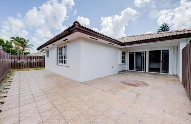 Building Photo - 3748 SW 148th Pl