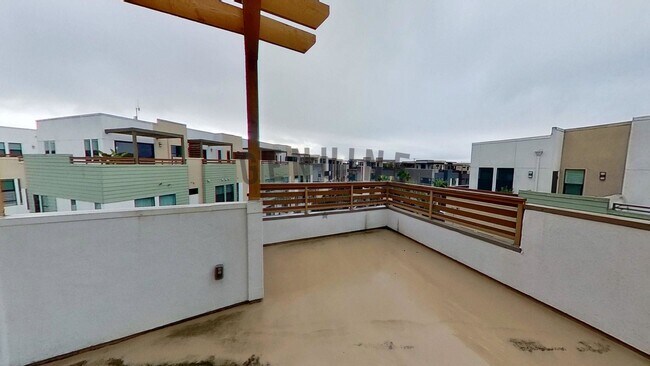 Building Photo - Beautifully Furnished 3Bd 3.5Ba Condo in Costa Mesa