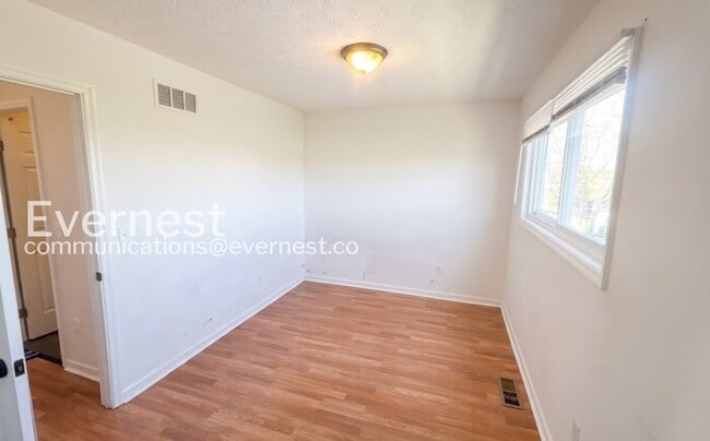 Building Photo - 3674 Arnelle Rd