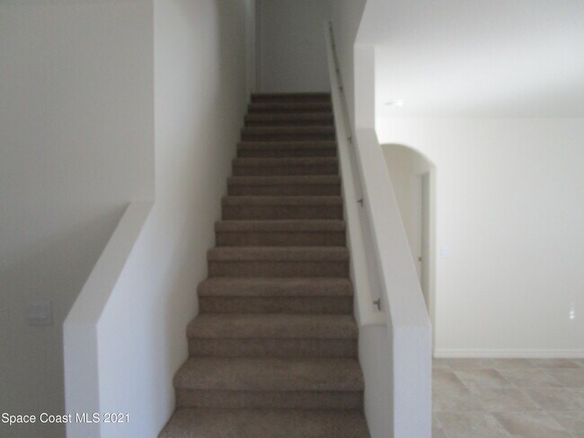 Building Photo - 3635 Peony Ct SE