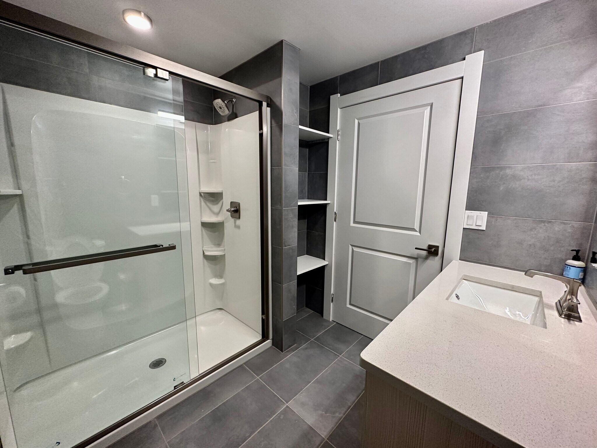 Building Photo - 2500 N High St