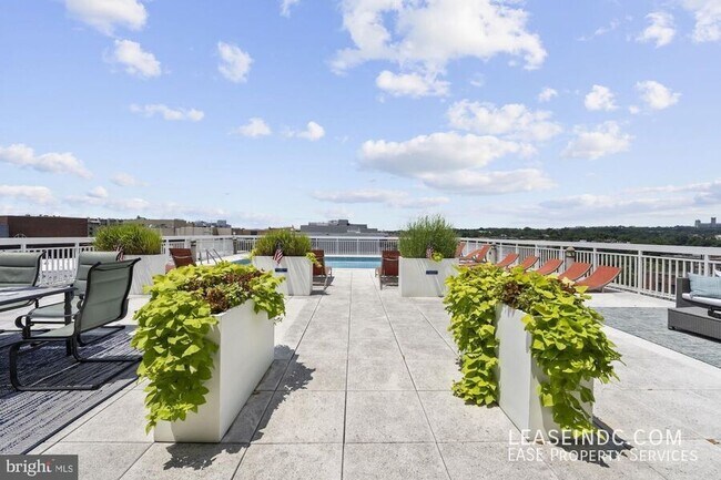 Building Photo - 1260 21st St NW