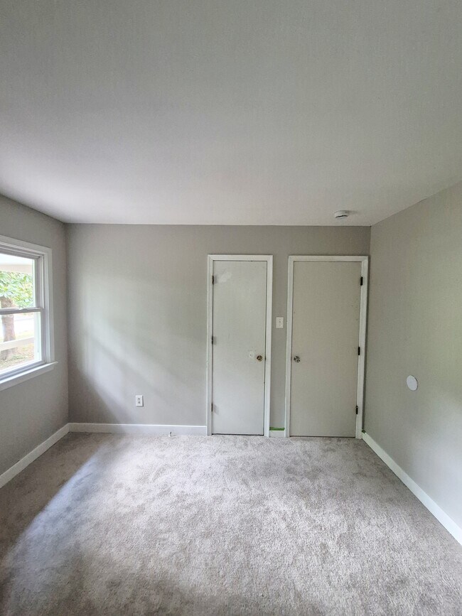 Building Photo - 3041 Clintwood Rd
