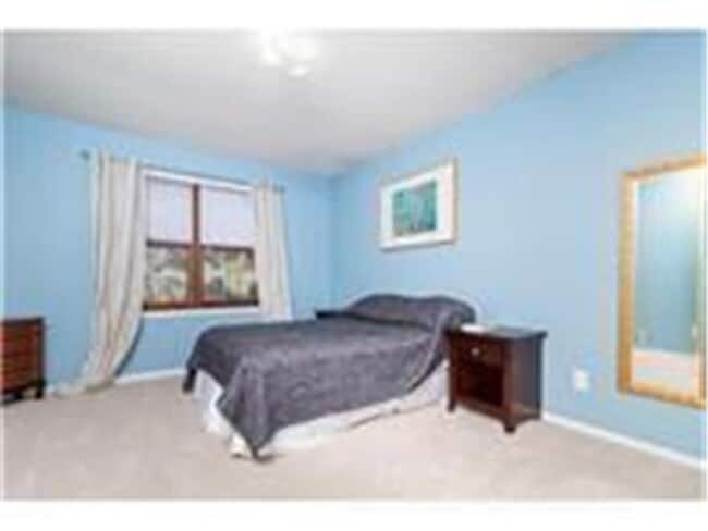 Building Photo - 253 Maureen Ln NE