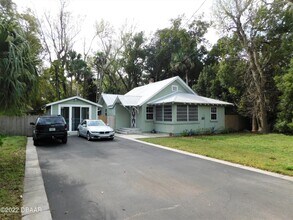 Building Photo - 429 Brentwood Dr