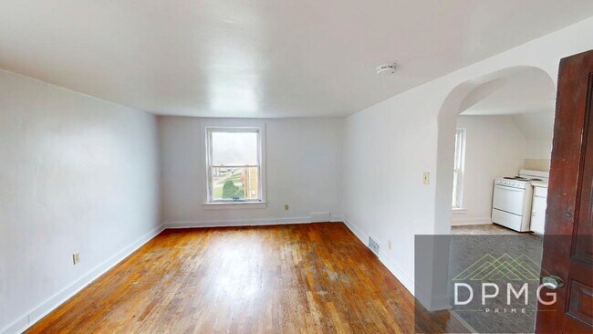 Building Photo - 125 S Hosmer St