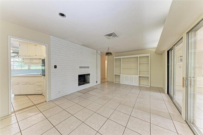Building Photo - 1827 Alta Vista St