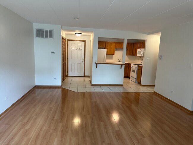 Building Photo - 9529 Minnick Ave
