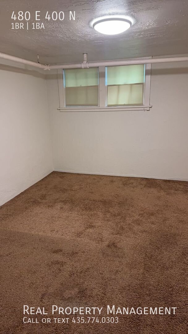 Building Photo - 480 E 400 N