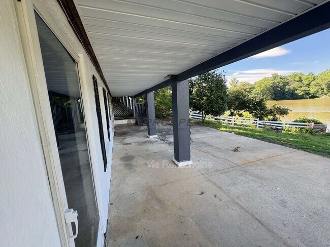 Building Photo - 746 Pistol Club Rd