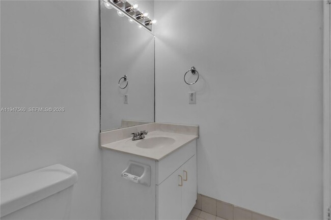 Building Photo - 9193 Fontainebleau Blvd