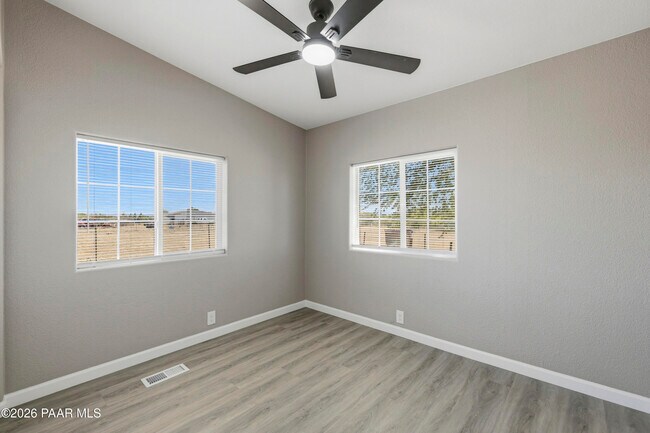 Building Photo - 1750 S Johnson Ln