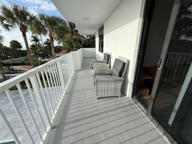 Building Photo - 4301 Collins Ave