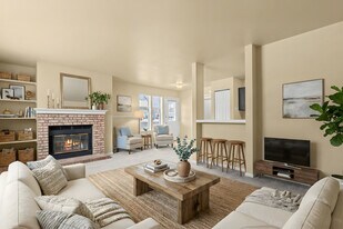 Building Photo - 1601 W Swallow Rd