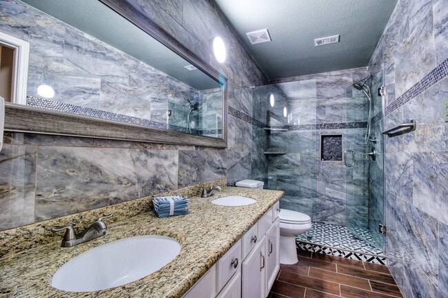 Building Photo - 1622 Dove Run