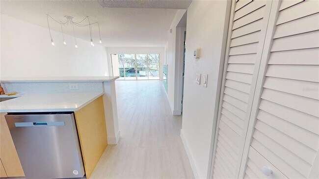 Building Photo - 301 87th Ave