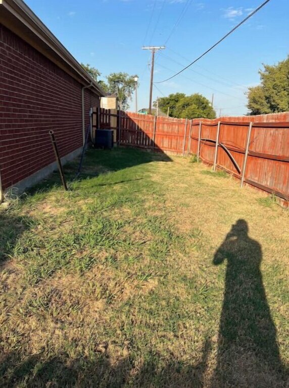 Building Photo - 1109 Palomino Dr