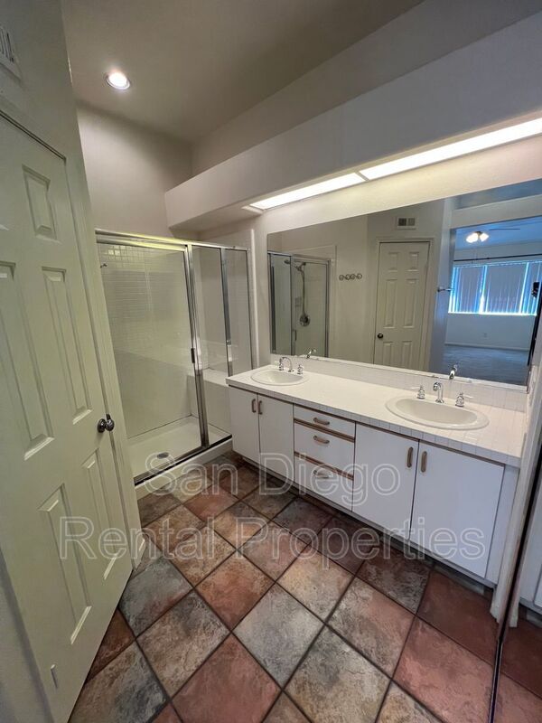 Building Photo - 11968 Tivoli Park Row