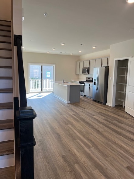 Building Photo - 7402 Calm Retreat Blvd