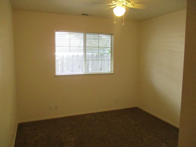 Building Photo - MOVE IN SPECIAL...$500 OFF OF THE 1ST MONT...