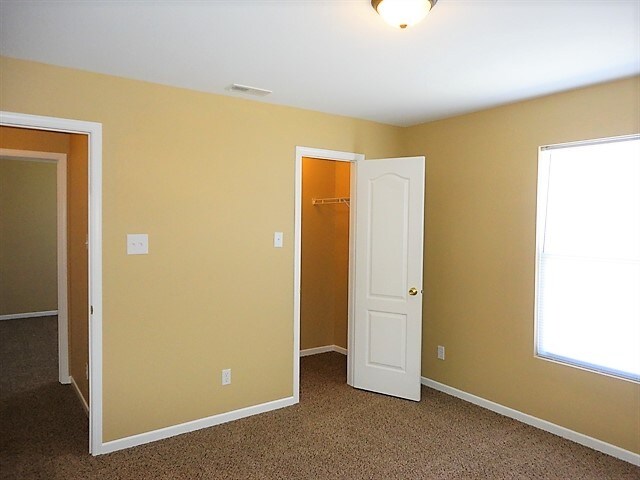 Building Photo - 3126 Hurst St